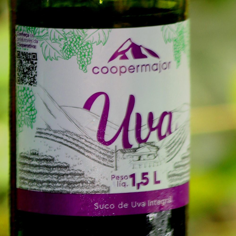 Rótulo do suco de uva integral Coopermajor, com a logo e o QR code dos produtores